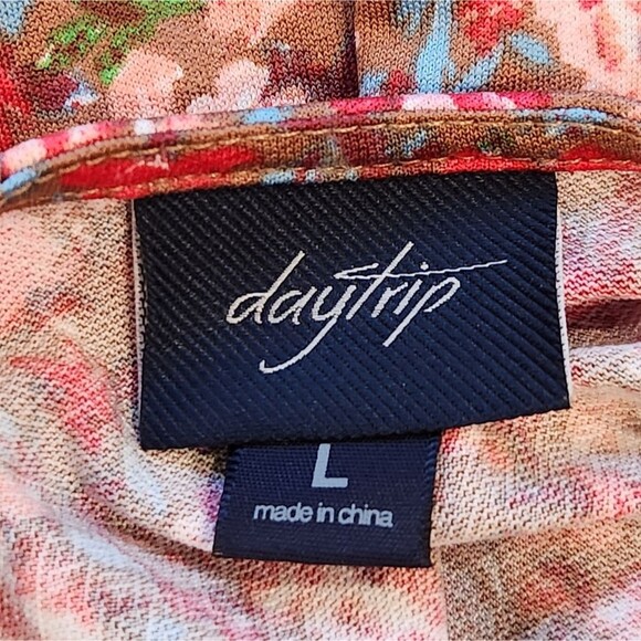 Daytrip‎ Floral Bodysuit  Size L  Pink Snap - Picture 2 of 15